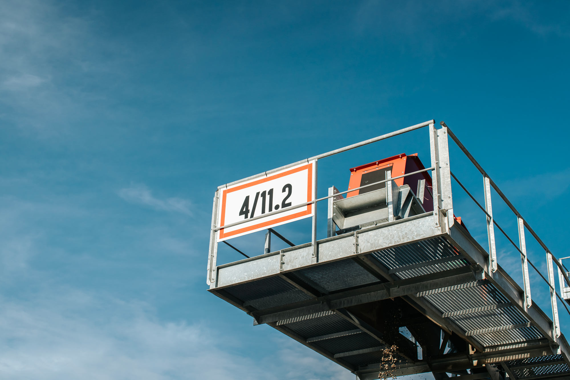 Opérateur sur nacelle élévatrice à Thonon-les-Bains